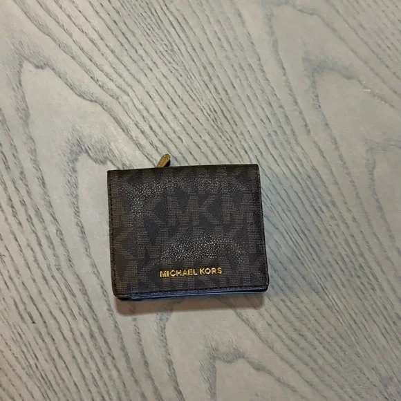 Michael Kors Monogram Wallet – Rich Brown & Tan | Elegant & Compact - Picture 1 of 6